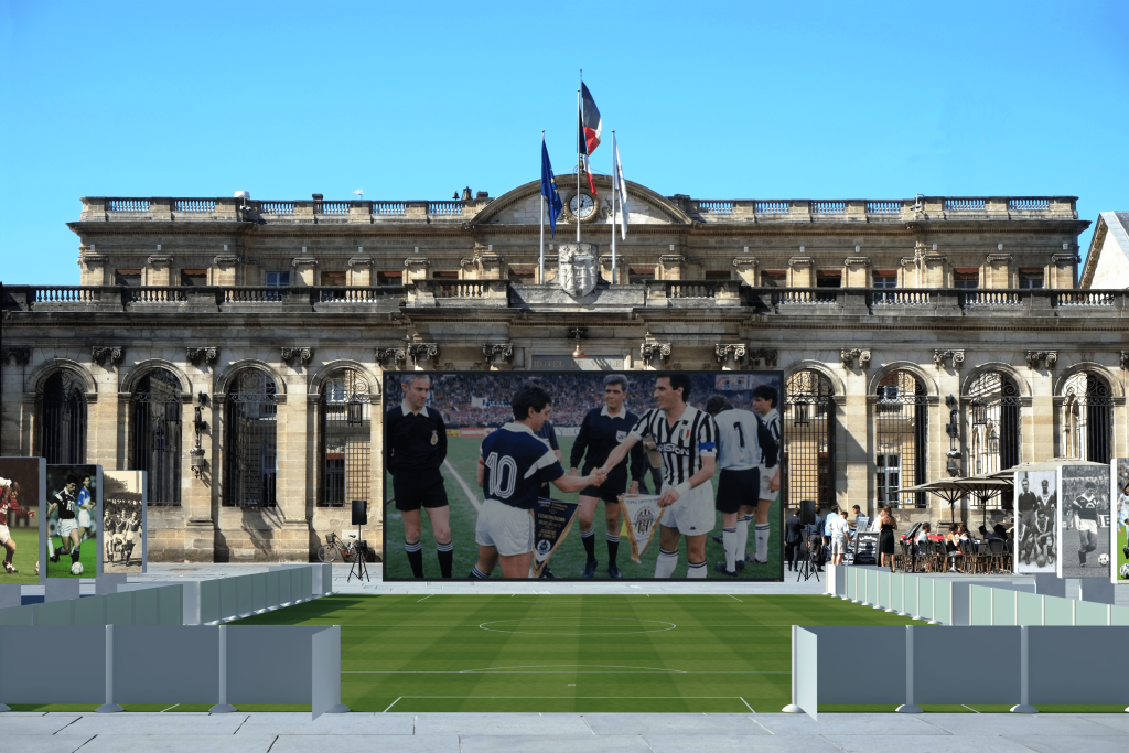 Mockup de l'Hôtel de ville de Bordeaux avec un cinéma de plein air